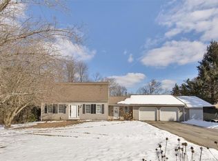 17 Oakdale Rd, Terryville, CT 06786