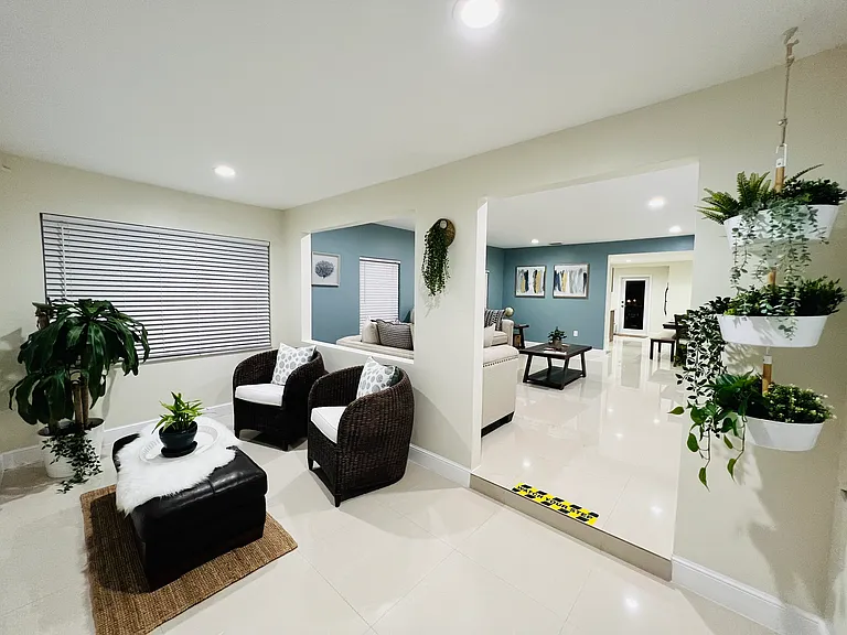 Entry/Foyer