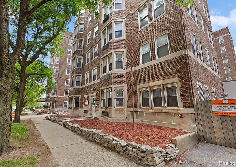 1st image of 700 Seward Ave #416