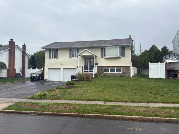 18 Dexter Ln, Kings Park, NY 11754