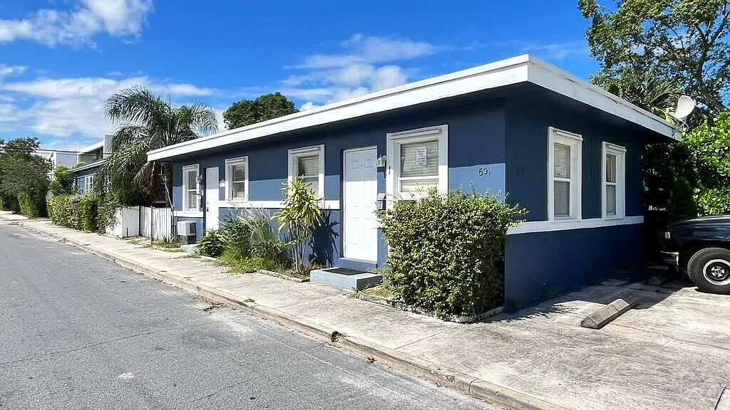 2 bed, 2.0 bath, 880 sqft, $2,150 — Photo 1
