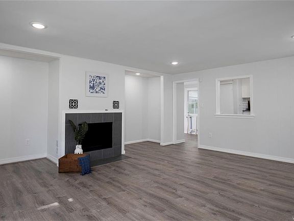 5th image of 255 Lamarck Dr