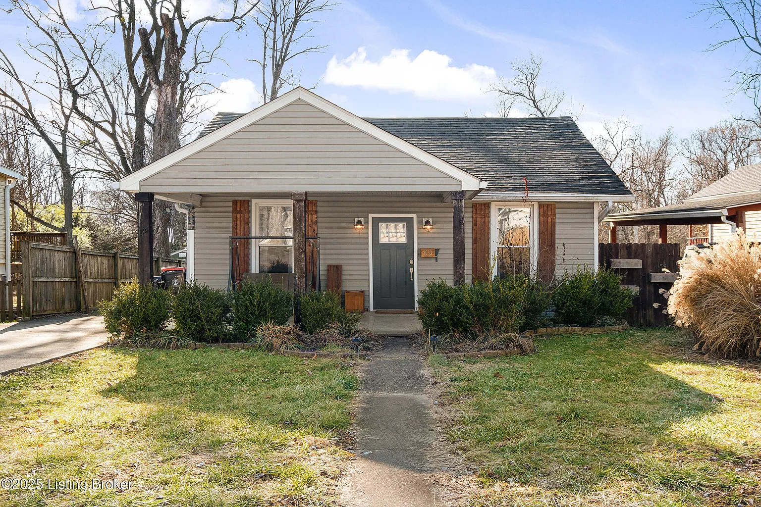 3063 University Rd photo 1