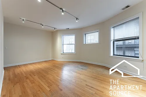 4715-27 N Sheridan Rd #2 Photo 1