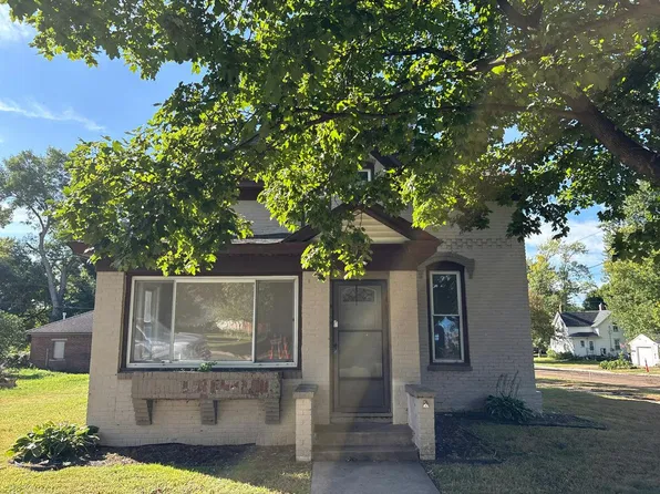 202 E Adams St, Arlington, MN 55307