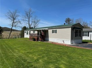 216 Kingston Ln, Indiana, PA 15701