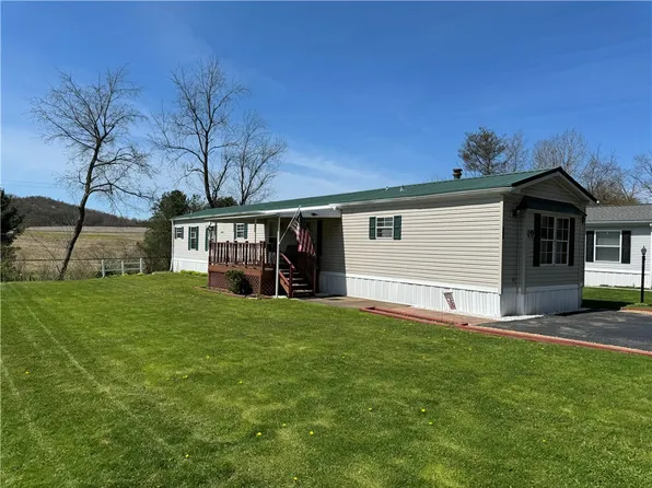 216 Kingston Ln, Indiana, PA 15701