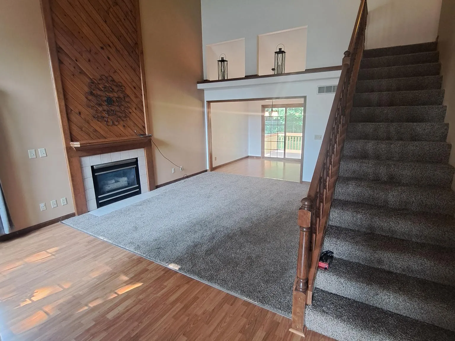 1907 Creekwood Dr — Photo 4