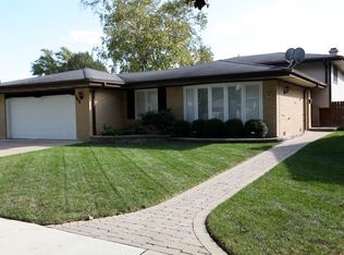 163 Dulles Rd, Des Plaines, IL 60016