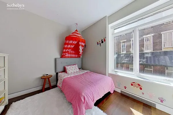 Sold by Sotheby's International Realty | media 16