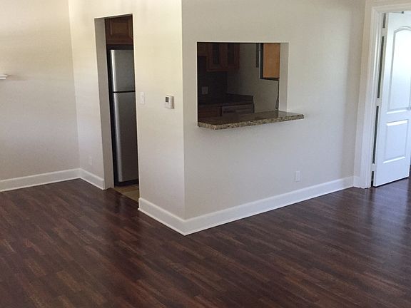 4th image of 613 NE 4th St #202