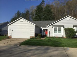 313 E Point Dr, Charleston, WV 25311