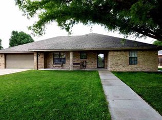 3211 Notting Hill Ave, Roswell, NM 88201