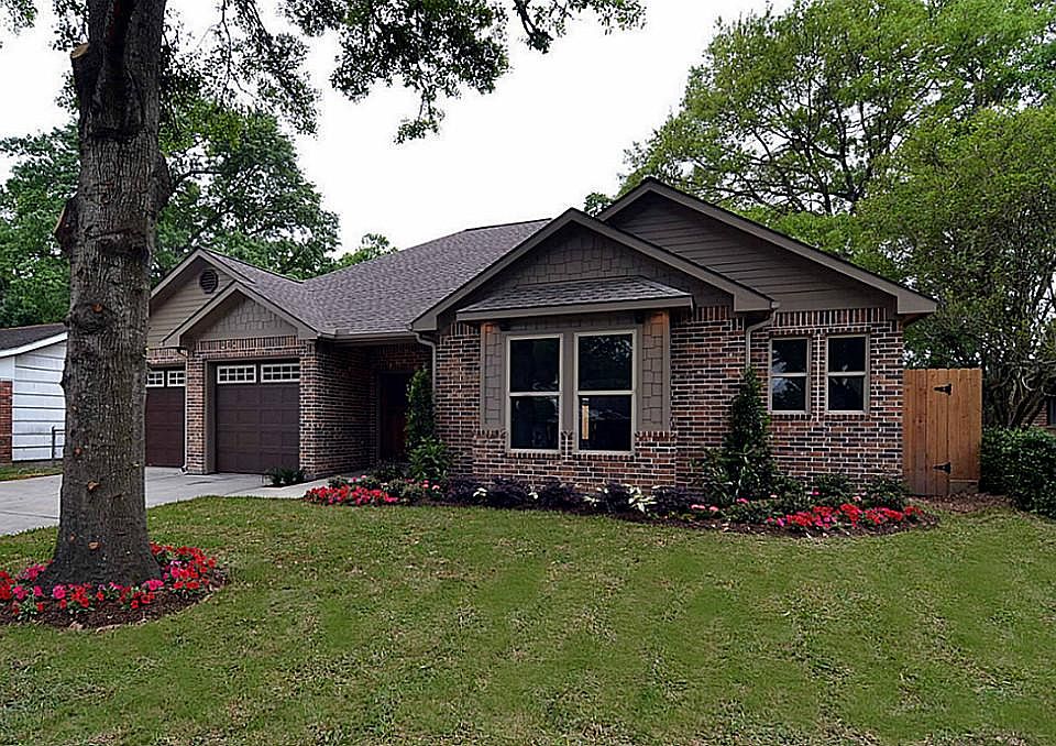 This Brand New Home is Located in Deed Restricted Lazybrook