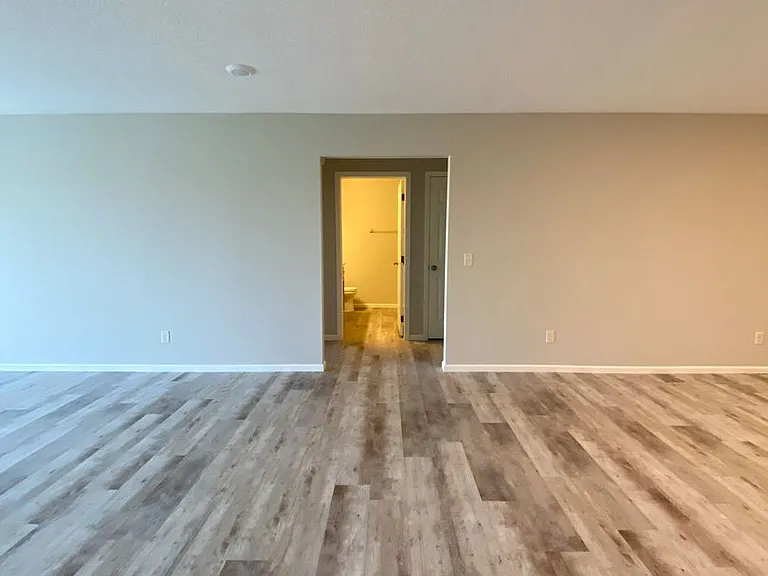 1539B Gunston Dr — Photo 3