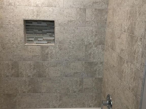 5th image of 31 Estes Dr