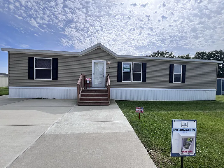 60 Locust Ave #60 — Photo 19