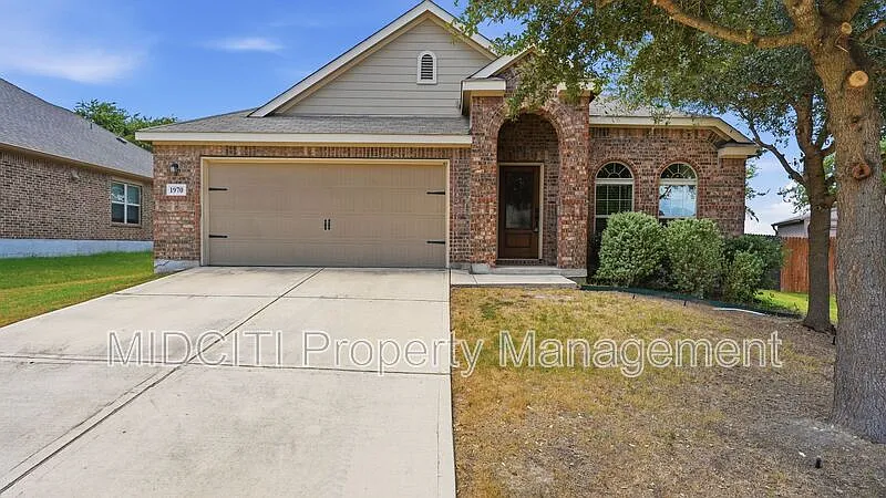 3 bed, 2.0 bath, 1552 sqft, $1,900 — Photo 1