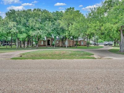 780 Lost Hunters Cyn, China Spring, TX, 76633