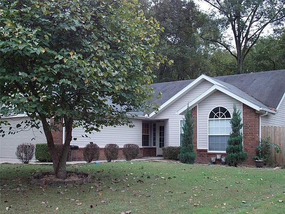 2nd image of 2216 Oaklawn Ave