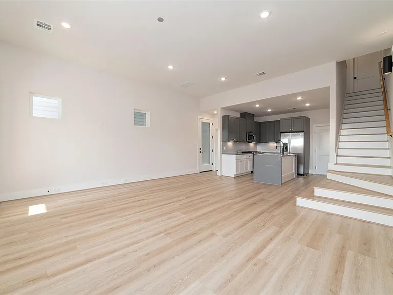 5630 Bertellis Ln — Photo 5
