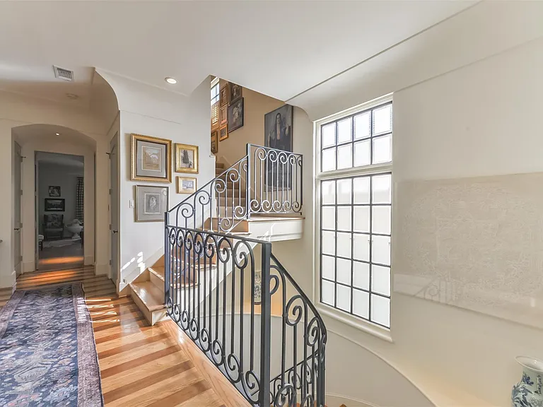 2712 Ferndale St — Photo 10