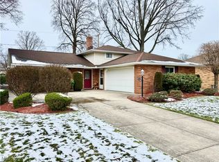 6316 Beverly Dr, Parma Heights, OH 44130