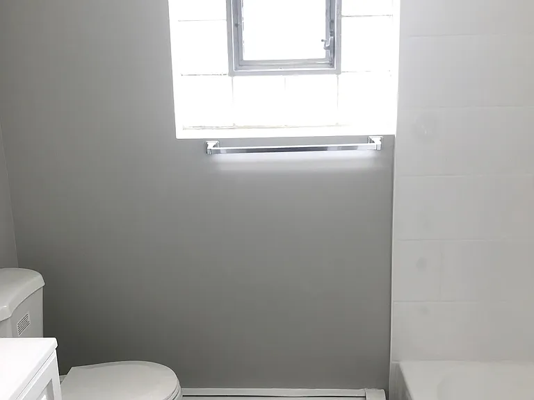 State Street Apartment — Photo 3
