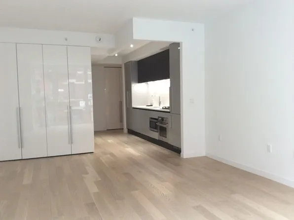 540 W 49th St APT 305N, New York, NY 10019