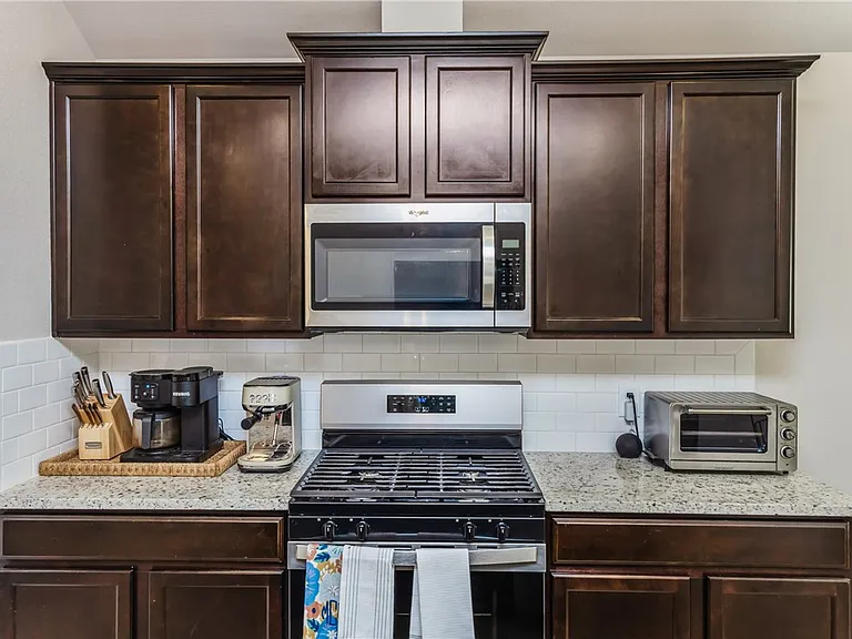 1905 Osbert Nelly Dr — Photo 10
