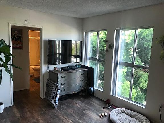 2nd image of 1621 La Playa Ave