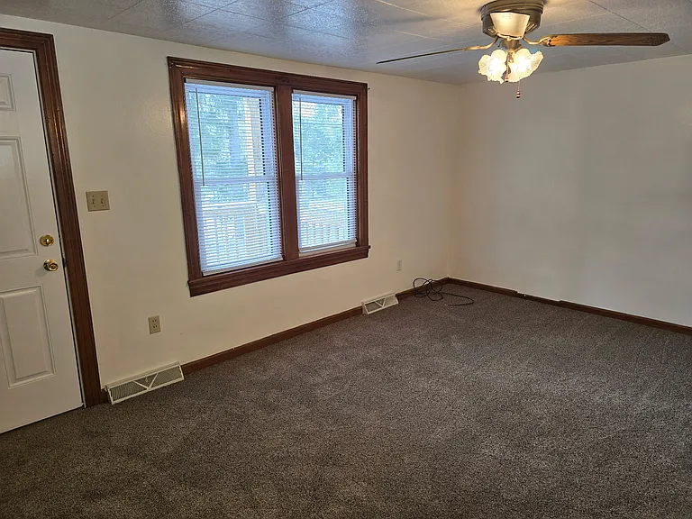113 Gates Ave #113 — Photo 3
