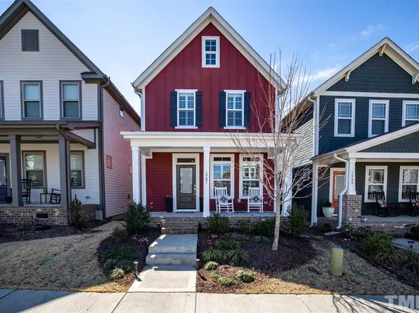 1985 Big Falls Dr, Wendell, NC 27591