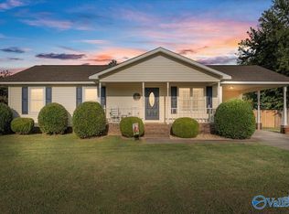 157 Twin Oaks St, Scottsboro, AL 35769