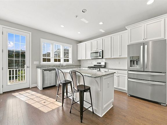 5th image of 1143 Sray Ln