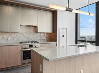 164 N Peoria St #3901, Chicago, IL 60607