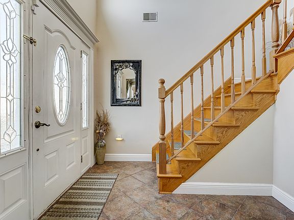 Wide and open entryway