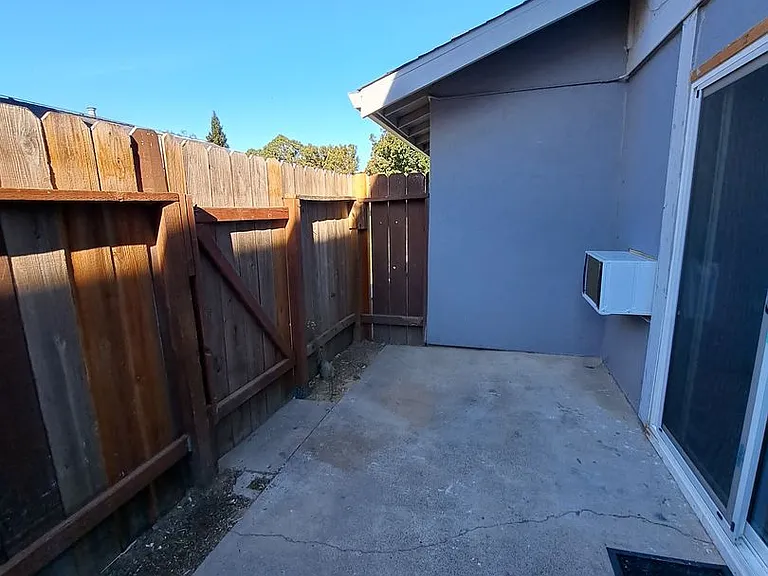 145 Del Rey Ct — Photo 21