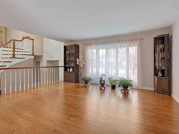 3rd image of 2403 S Cedar Glen Dr