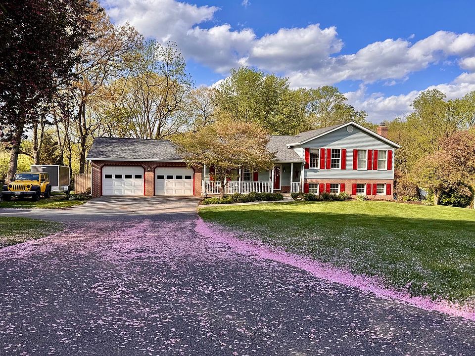 1st image of 2955 Summer Dr