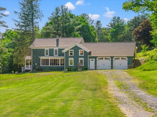 1049 Old State Rd, Binghamton, NY 13904