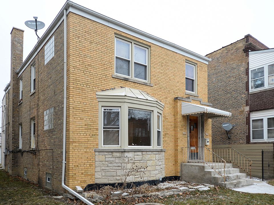 1st image of 4158 W Nelson St Unit 2