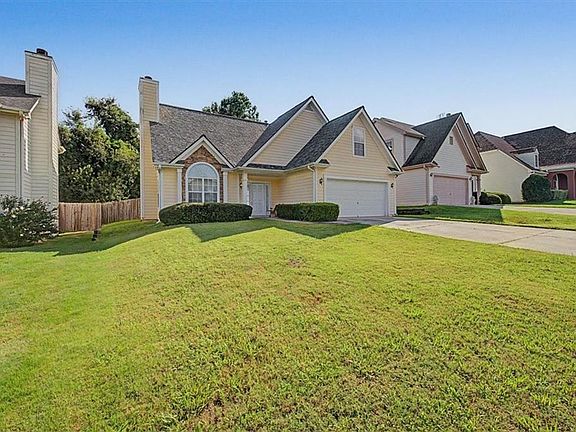 2nd image of 2025 Baramore Oaks Dr