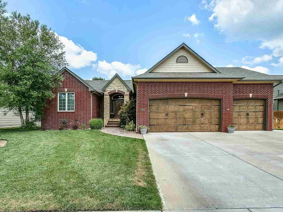 1st image of 1024 N Beau Jardin Cir
