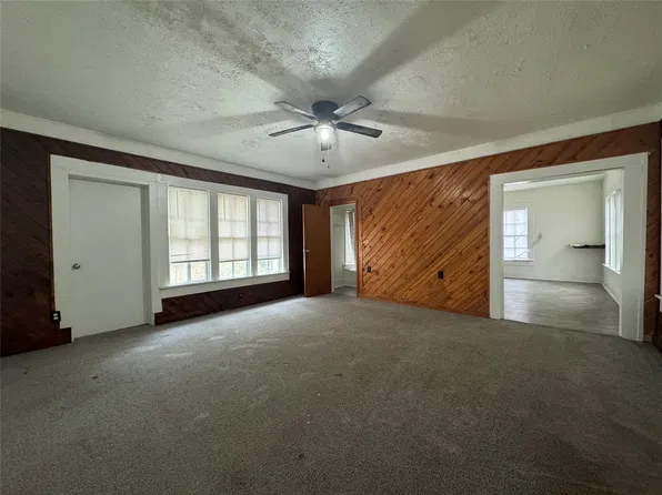 110 Barnard St, Livingston, TX 77351
