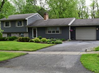 501 Rockland Rd, Crystal Lake, IL 60014