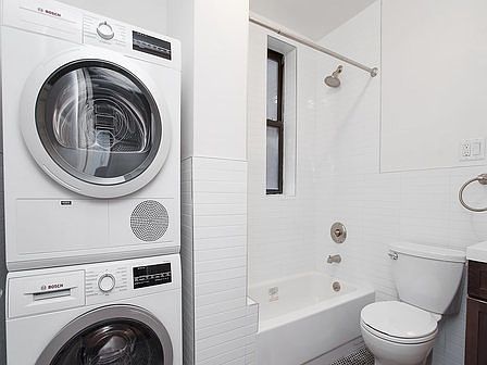 3rd image of 376 Saint Johns Pl