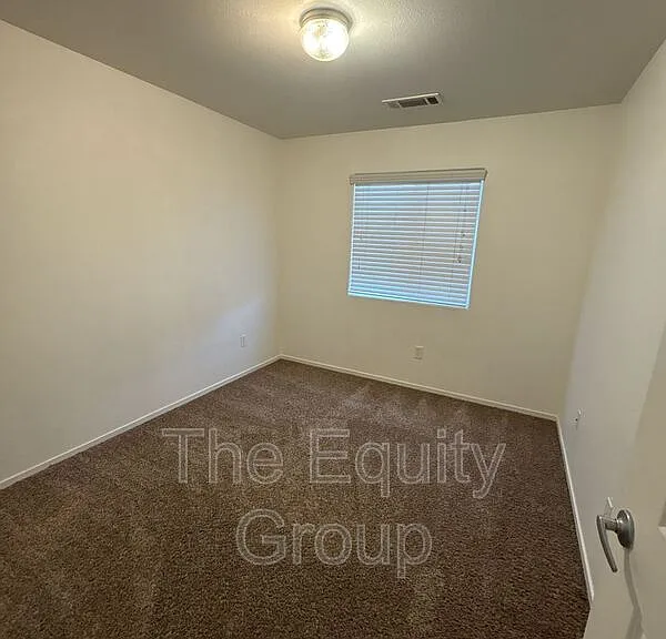 2544 W Lark Ave — Photo 15