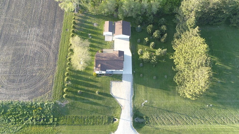 Sky View, property line at driveway/garage edge