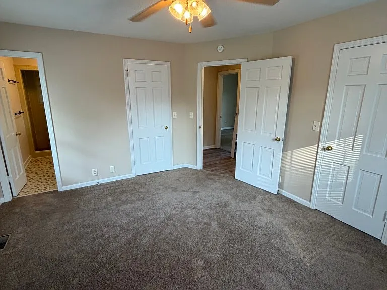 1600 Parklawn Dr — Photo 14